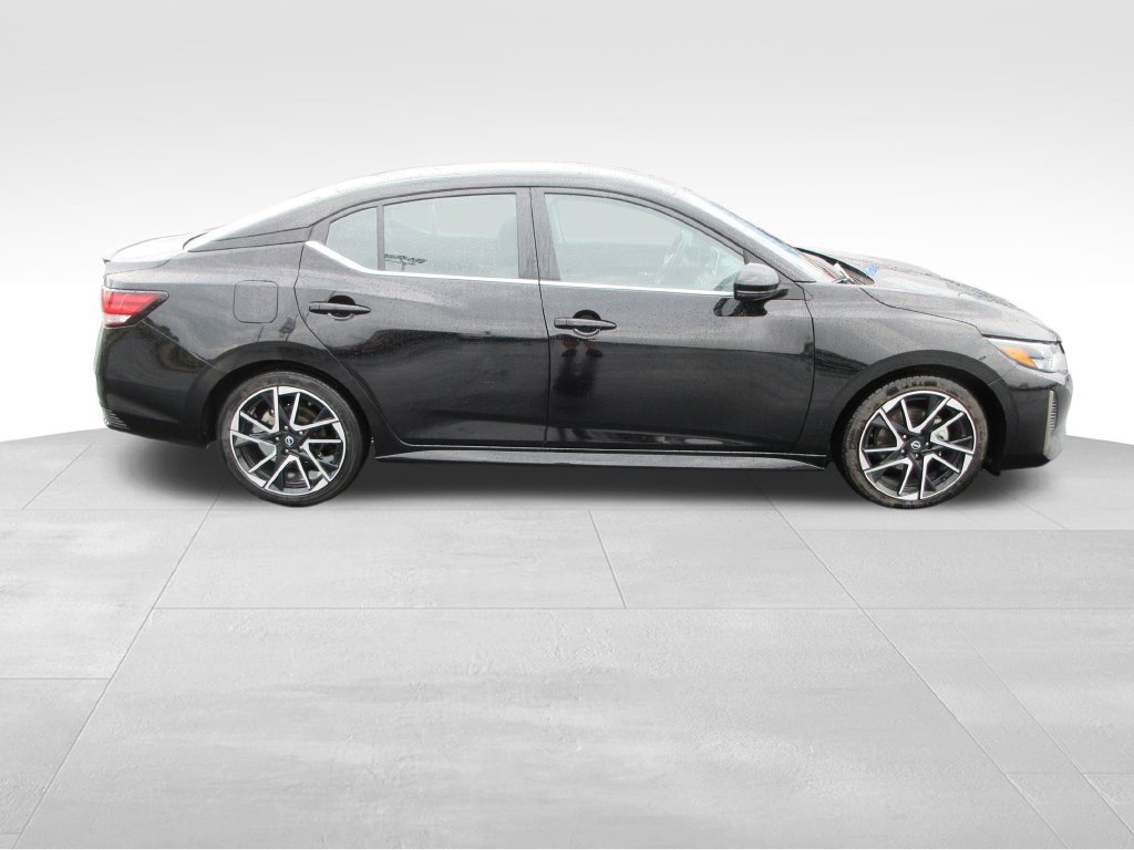 Used 2025 Nissan Sentra SR FWD image 6