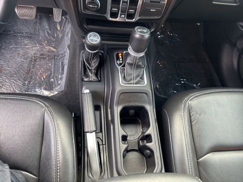 Used 2022 Jeep Wrangler Unlimited Sahara 4xe image 22