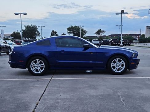 Used 2014 Ford Mustang Coupe RWD image 4