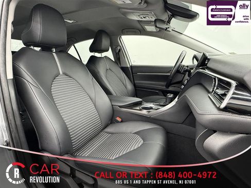 Used 2023 Toyota Camry SE image 31