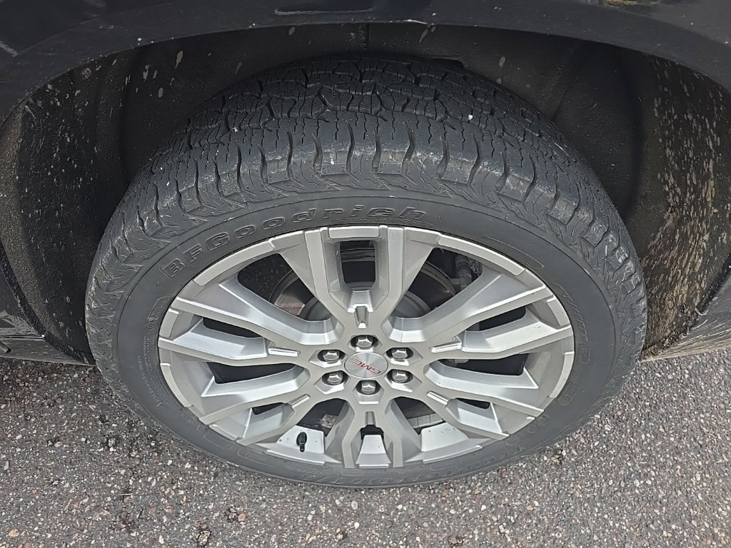 Certified 2024 GMC Acadia Denali w/ Super Cruise Package AWD/4WD image 3