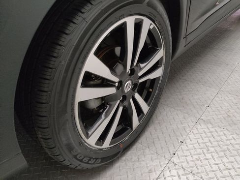 Used 2020 Nissan Kicks SV FWD image 31