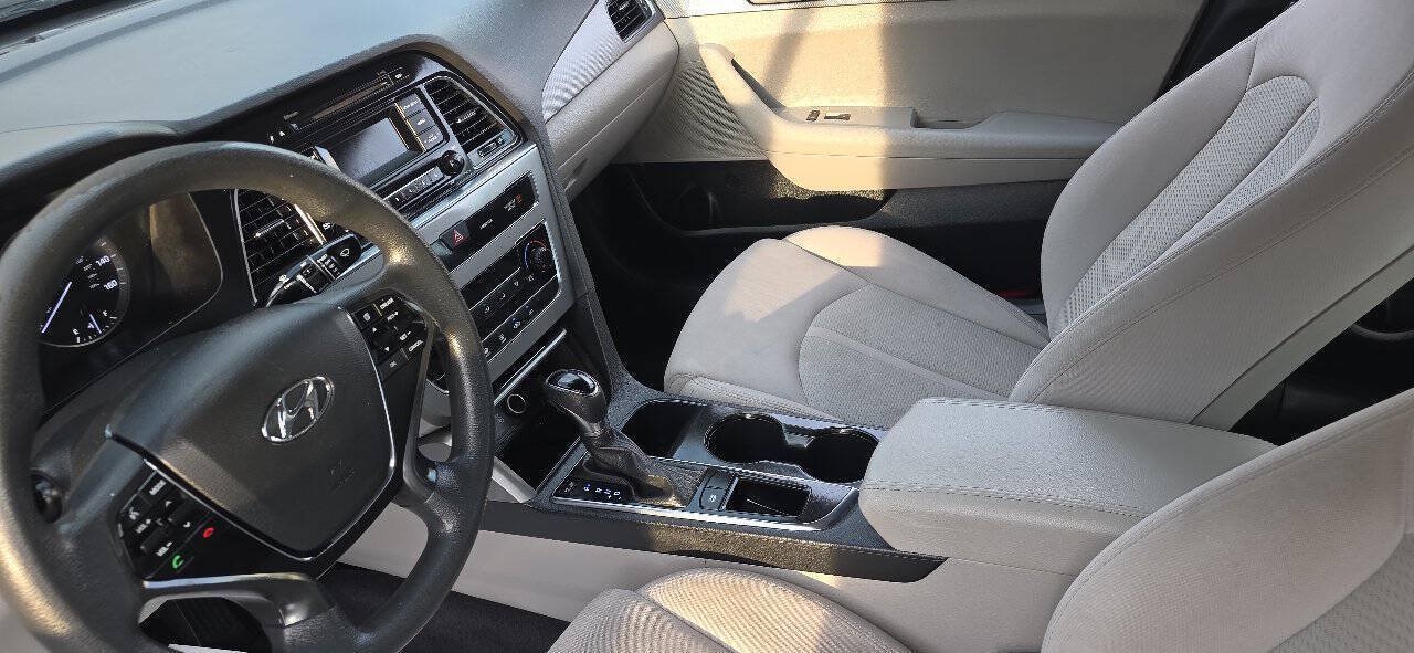 Used 2017 Hyundai Sonata SE FWD image 8