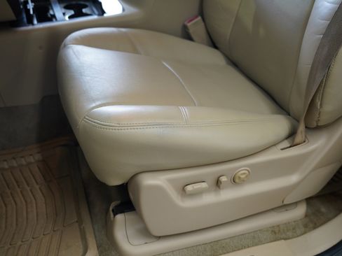 Used 2012 GMC Yukon XL Denali image 23