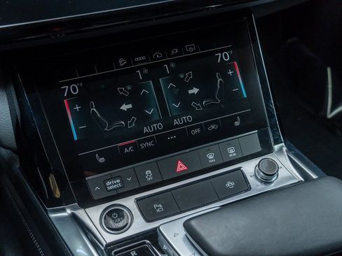 Used 2024 Audi Q8 e-tron Premium image 18