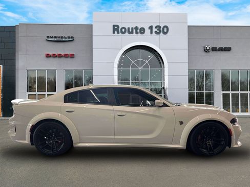 Used 2022 Dodge Charger SRT Hellcat w/ Harman/Kardon Audio Group image 5