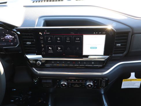 New 2026 GMC Sierra 1500 SLT image 14