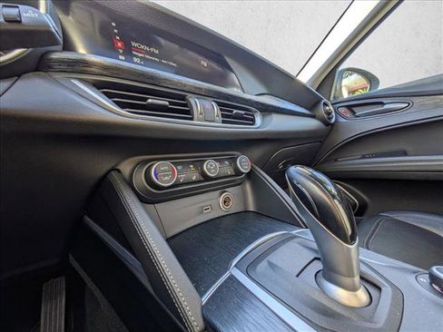 Used 2019 Alfa Romeo Stelvio AWD image 12