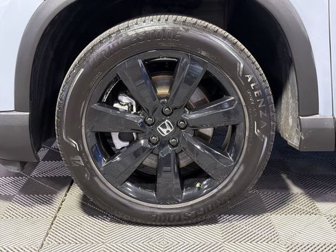 Used 2025 Honda Pilot Black Edition image 16