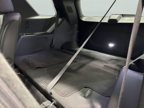 Used 2023 Chevrolet Traverse LT w/ Rear Camera Mirror Package image 10