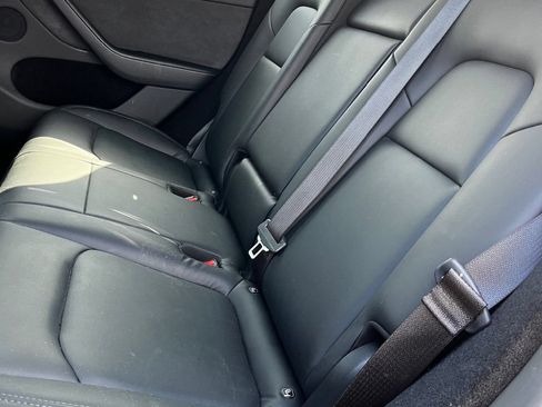 Used 2023 Tesla Model Y AWD image 18