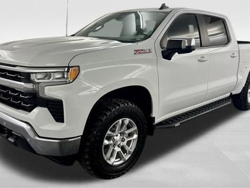 Used 2024 Chevrolet Silverado 1500 LT w/ Z71 Off-Road Package image 4