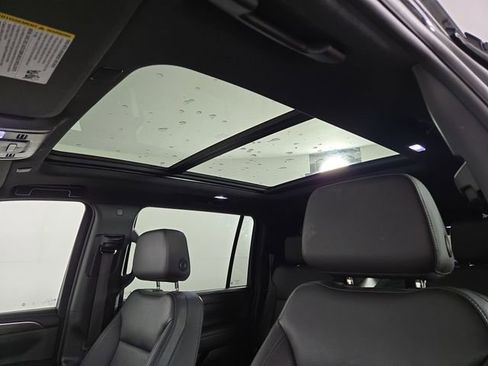 Used 2023 Chevrolet Suburban Z71 w/ Luxury Package image 34