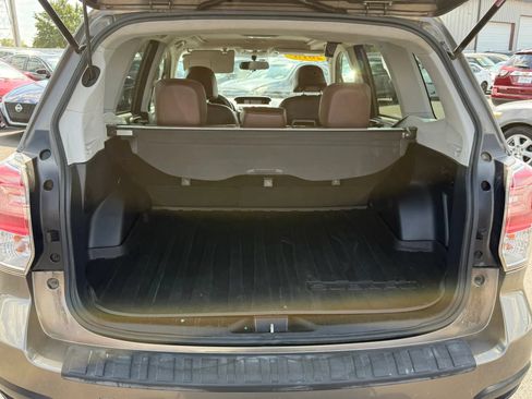 Used 2017 Subaru Forester 2.5i Touring AWD/4WD image 39