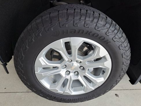 Used 2024 Chevrolet Silverado 1500 LTZ w/ Z71 Off-Road Package AWD/4WD image 22