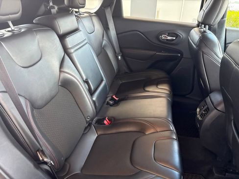 Used 2019 Jeep Cherokee Trailhawk w/ Cold Weather Group AWD/4WD image 36