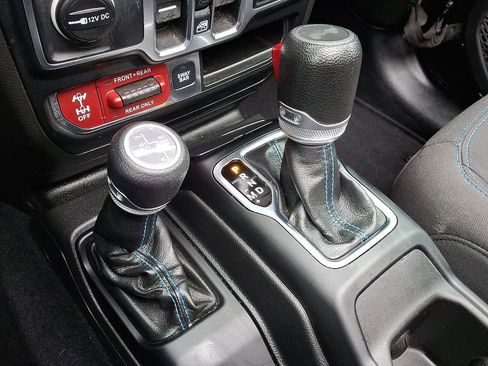 Certified 2023 Jeep Wrangler Unlimited Rubicon 4xe w/ Cold Weather Group image 15