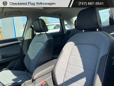 New 2026 Volkswagen Jetta SE FWD image 20