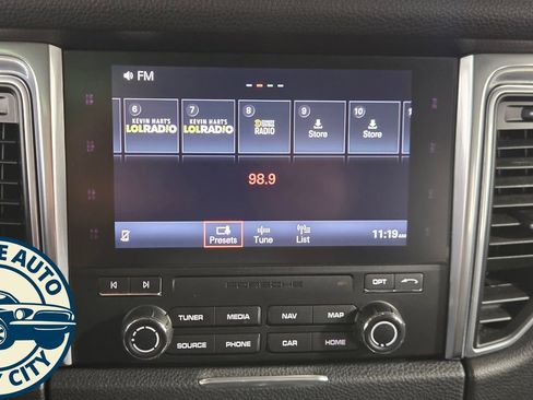 Used 2018 Porsche Macan AWD/4WD image 16