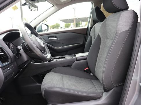 Used 2021 Nissan Rogue SV FWD image 11