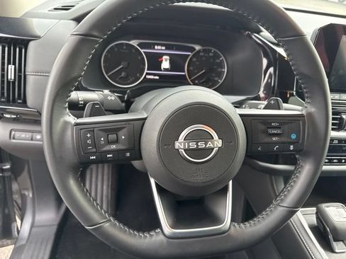 Used 2025 Nissan Pathfinder SV w/ SV Premium Package AWD/4WD image 16