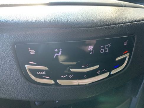 Used 2018 Cadillac Escalade Premium Luxury image 8