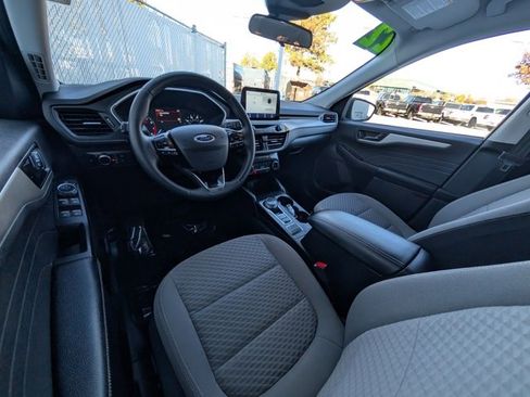 Used 2022 Ford Escape SE w/ SE Sport Appearance Package image 6
