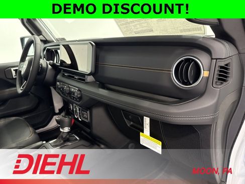 New 2025 Jeep Gladiator Sport image 16