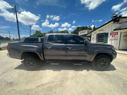 Used 2022 Toyota Tacoma SR5 image 1