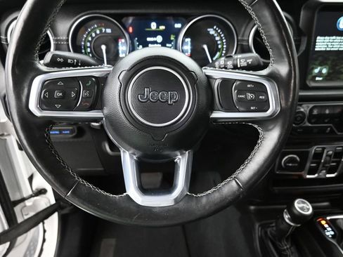 Used 2023 Jeep Wrangler Unlimited Sahara w/ Cold Weather Group AWD/4WD image 17