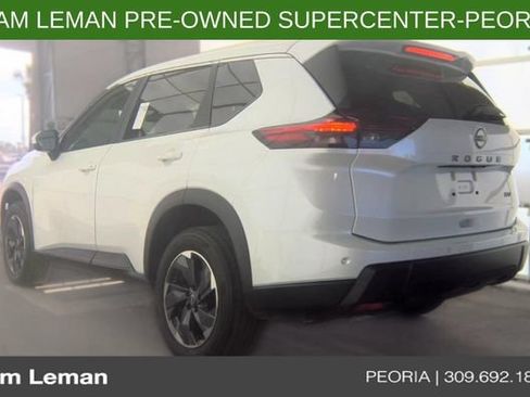 Used 2024 Nissan Rogue SV FWD image 6