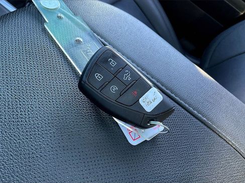 Used 2024 Chevrolet Silverado 2500 LTZ w/ LTZ Convenience Package image 10