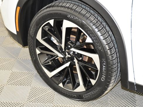 Used 2023 Mitsubishi Outlander SE AWD/4WD image 39