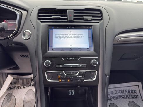 Used 2019 Ford Fusion SE w/ Equipment Group 151A image 14