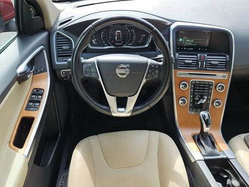 Used 2017 Volvo XC60 T6 Inscription w/ Preferred Option Package AWD/4WD image 12