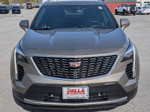 Used 2020 Cadillac XT4 Premium Luxury w/ Technology Package AWD/4WD image 2