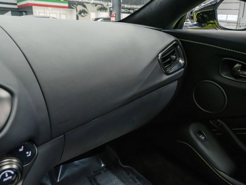 Used 2022 Aston Martin V8 Vantage Roadster image 26