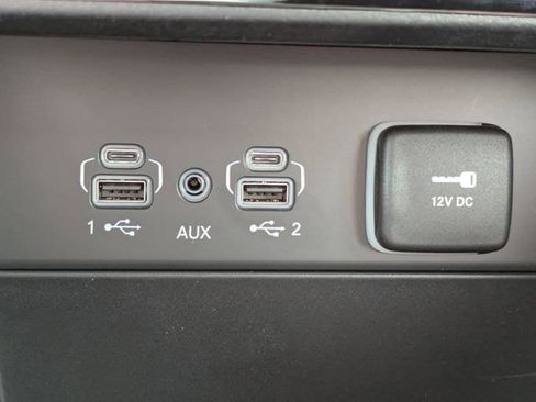 New 2025 Jeep Grand Cherokee L Limited w/ Luxury Tech Group II image 24