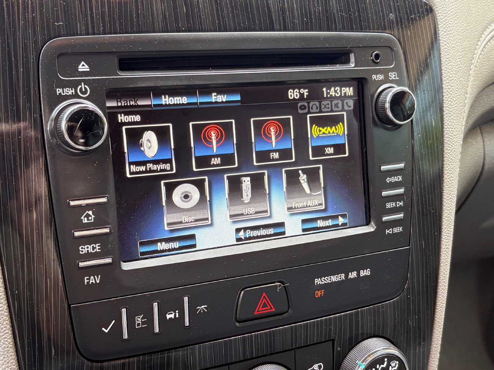 Used 2017 Chevrolet Traverse LT FWD image 33