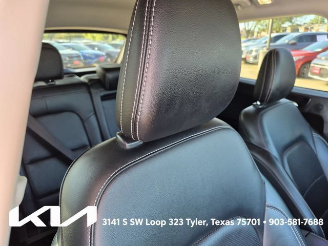 Used 2021 Ford Escape Titanium AWD/4WD image 15