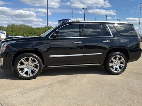 Used 2016 Cadillac Escalade Premium AWD/4WD image 7