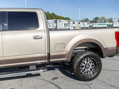 Used 2017 Ford F250 Lariat w/ Chrome Package image 5