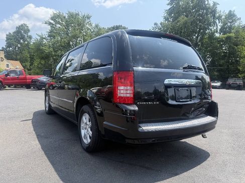 Used 2010 Chrysler Town & Country Touring Plus FWD image 7