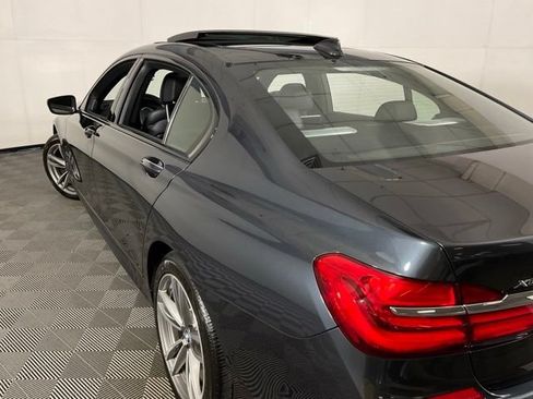 Used 2018 BMW 750i xDrive w/ Autobahn Package AWD/4WD image 39