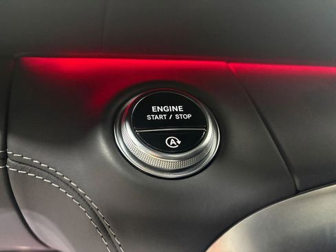 Used 2022 Mercedes-Benz SL 55 AMG 4MATIC w/ Driver Assistance Package image 18