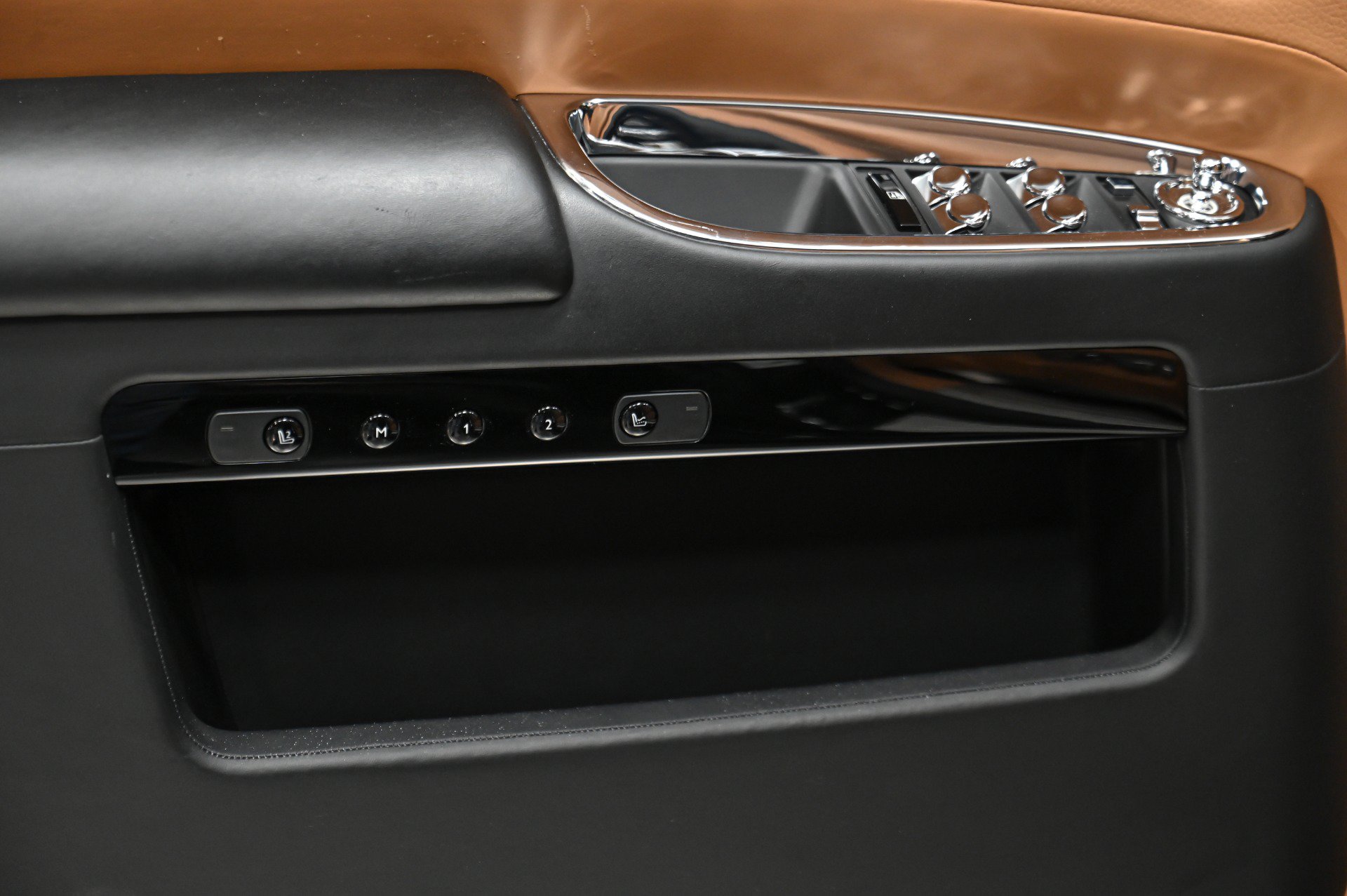 Used 2015 Rolls-Royce Ghost RWD image 25