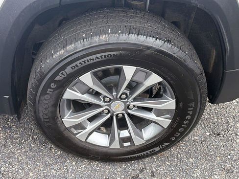 Used 2025 Chevrolet Equinox LT w/ Safety and Technology Package FWD image 12