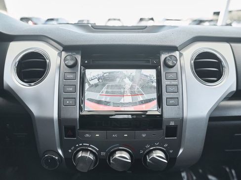 Used 2019 Toyota Tundra SR5 w/ SR5 Upgrade Package AWD/4WD image 41