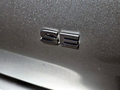 Used 2023 Mitsubishi Outlander SE image 6