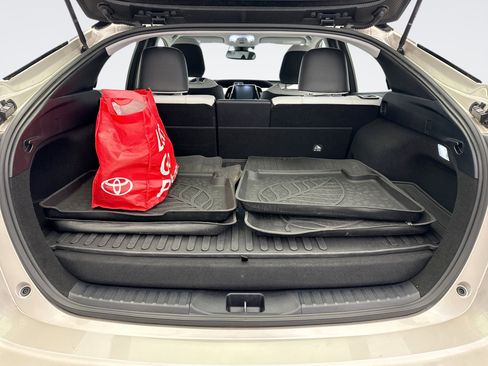 Used 2017 Toyota Prius Prime Advanced image 18